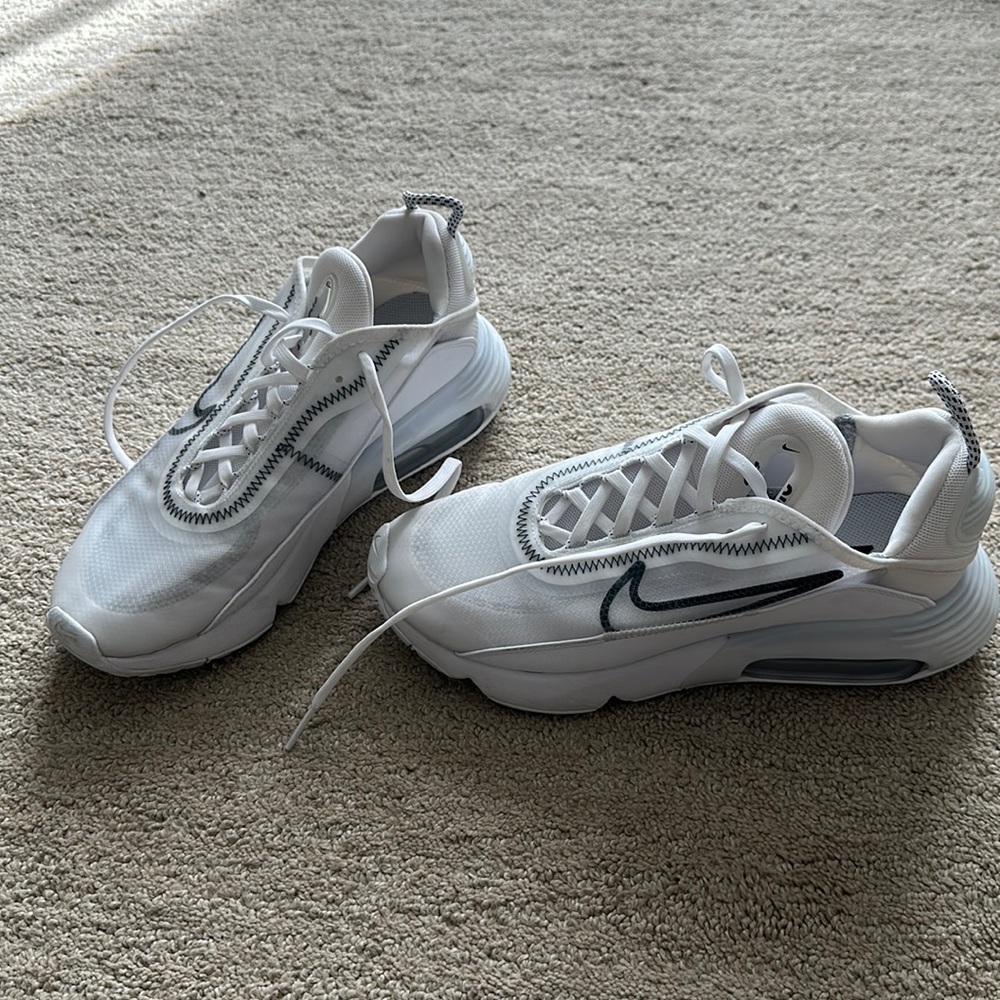 Women’s Nike Air Max 2090